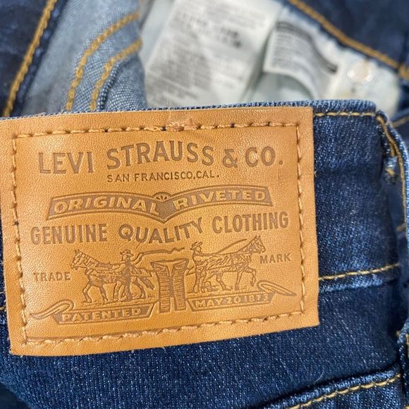 Levi’s 721 High Rise Skinny Jeans - Picture 11 of 12